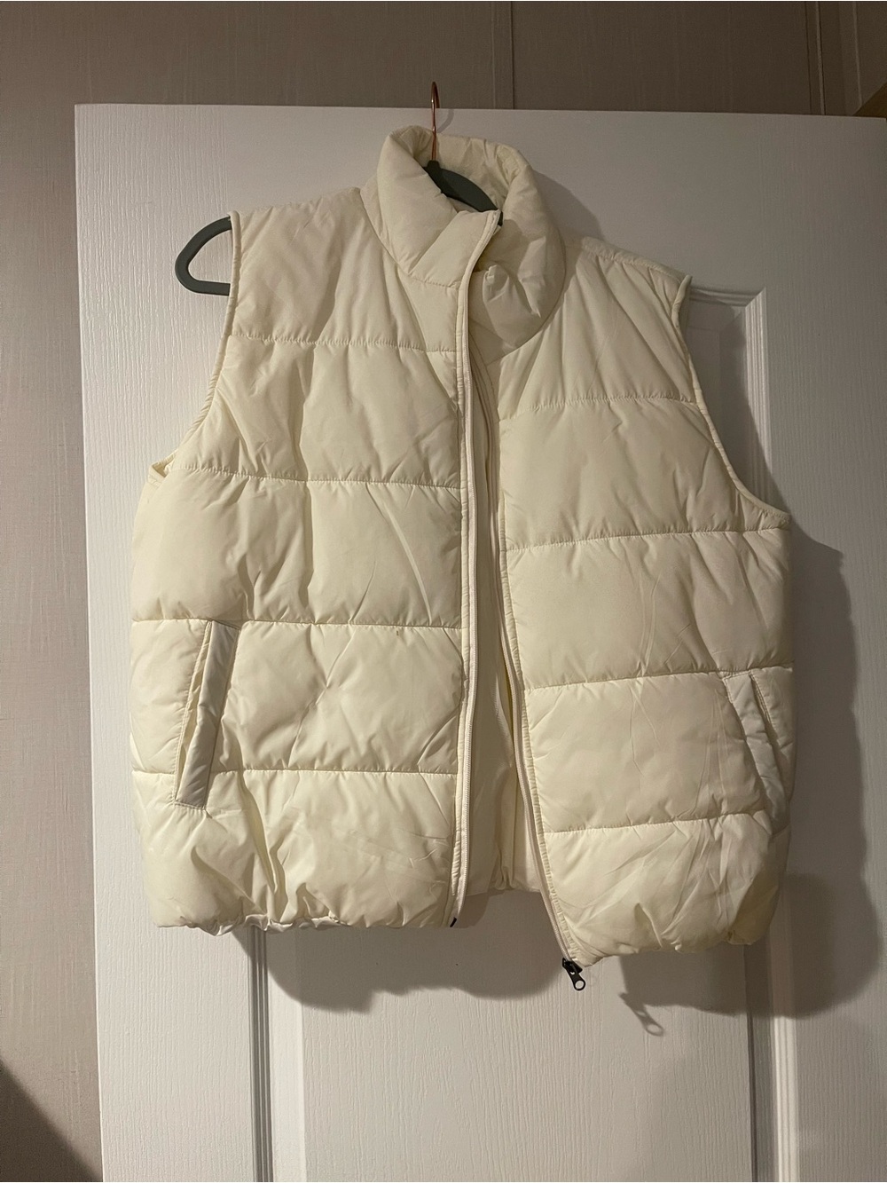 Women’s Cream Quilted Puffer Vest - Zip Front